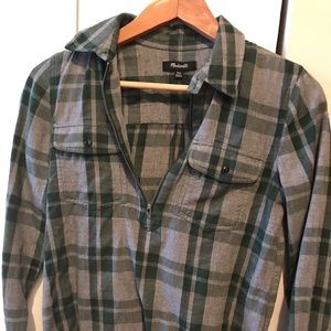 Plaid shirt with zipper